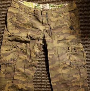 BNWOT old navy camo capris size 12